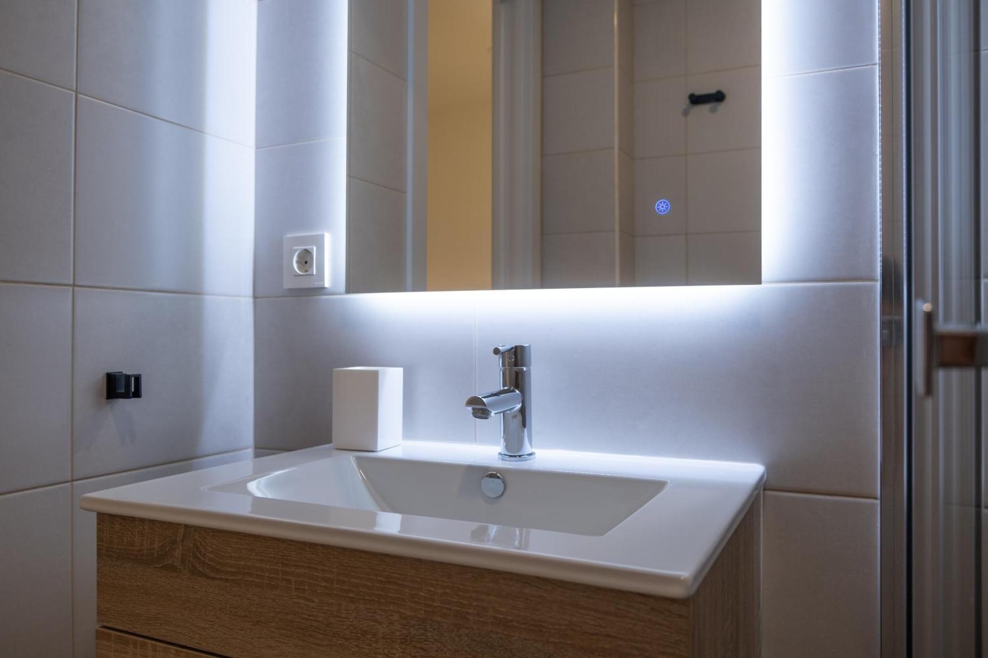 Victoria'S Home Modern And Cosy 2 Bedroom Apartment มาลากา ภายนอก รูปภาพ